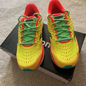 Women’s Saucony Ride 13 Size 10.5. Color Citron Condition New original box.